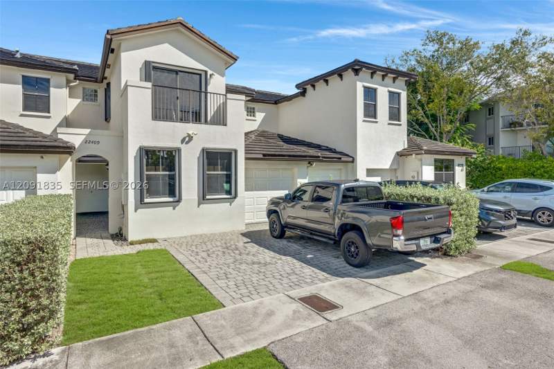 4 bedroom Townhouse at 22409 SW 102nd Ave, Oak Hammock Townhomes Sub, Miami — photo 3