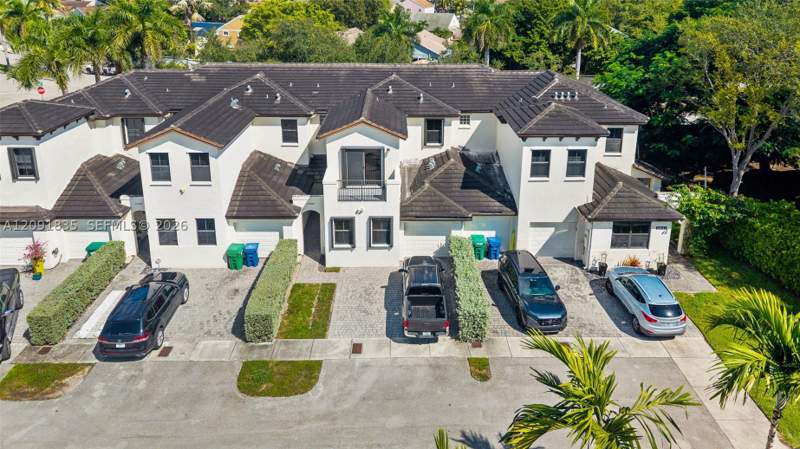 4 bedroom Townhouse at 22409 SW 102nd Ave, Oak Hammock Townhomes Sub, Miami — photo 4
