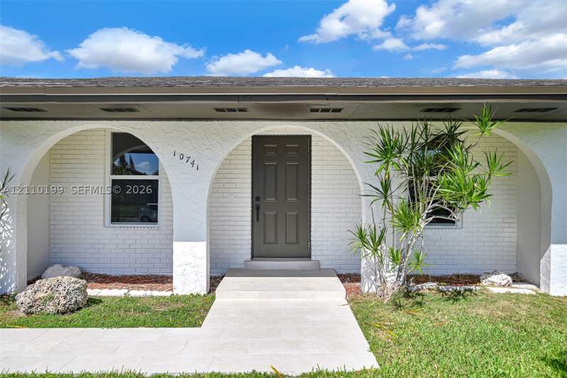 4 bedroom SingleFamilyResidence at 10741 SW 165th St, El Alamo Sub, Miami — photo 4