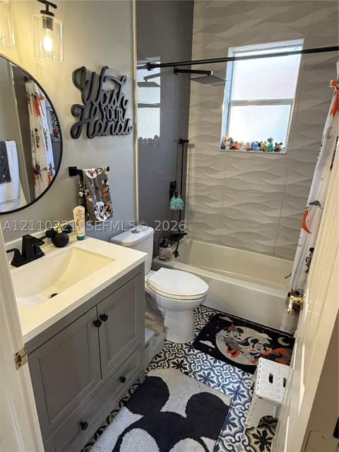 8943 SW 206th St, Cutler Bay FL - photo 6 of 17