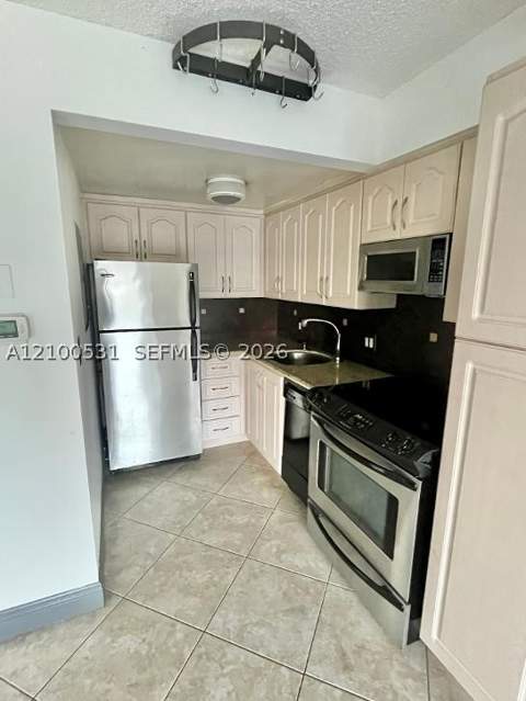 1650 NE 115th St 402, Miami FL - photo 10 of 30