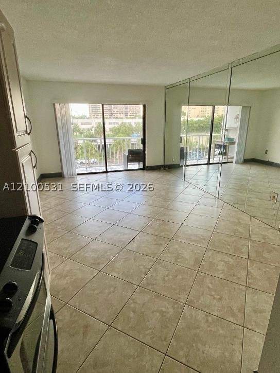 1 bedroom Condominium at 1650 NE 115th St 402, Cricket Clubhouse Condo, Miami — photo 4