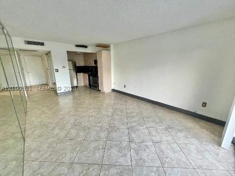 1650 NE 115th St 402, Miami FL - photo 9 of 30