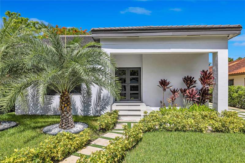 5 bedroom SingleFamilyResidence at 1205 Wallace St, Tamiami Place Plan No 3, Coral Gables — photo 4