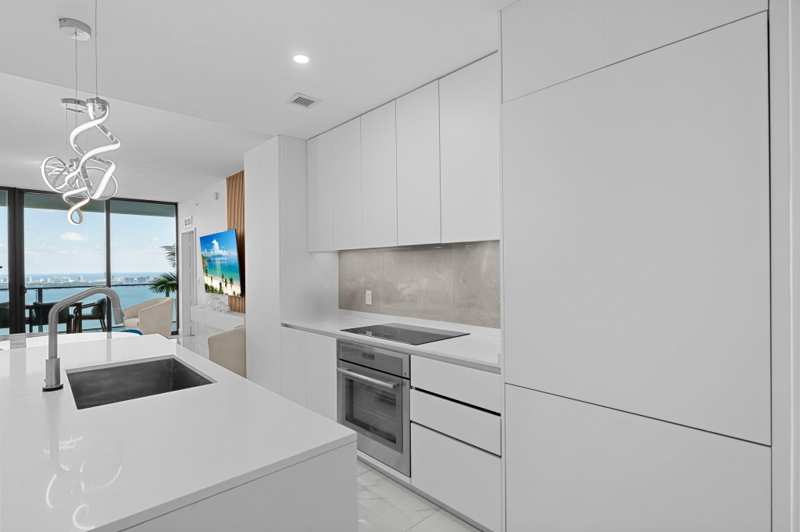 1 bedroom Condominium at 700 NE 24th Street 4304, Aria Reserve, Miami — photo 1