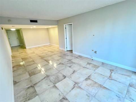 3625 N Country Club Drive 210, Aventura FL - photo 10 of 38