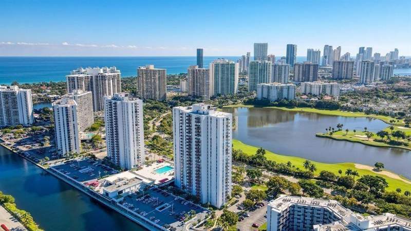 2 bedroom Condominium at 3625 N Country Club Drive 210, Aventura Eldorado Condo, Aventura — photo 2