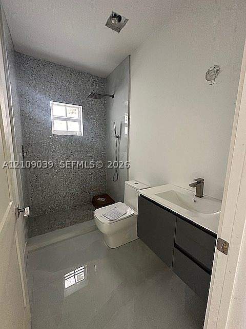 4 bedroom SingleFamilyResidence at 22066 Miami Ave, Realty Sec Corp Addn To G, Miami — photo 5