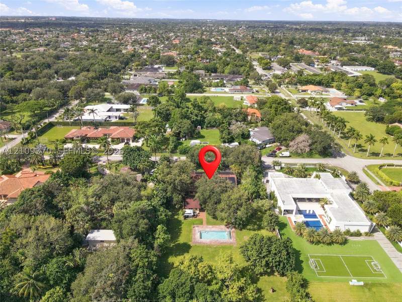 5 bedroom SingleFamilyResidence at 6445 SW 99th Ave, Subdivision Of, Miami — photo 4