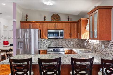9182 NW 112th Ter, Hialeah Gardens FL - photo 15 of 46