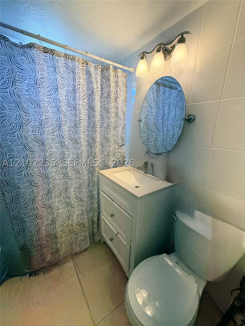 2 bedroom Condominium at 241 S Royal Poinciana Blvd 205, Royal Poinciana Condo, Miami Springs — photo 4