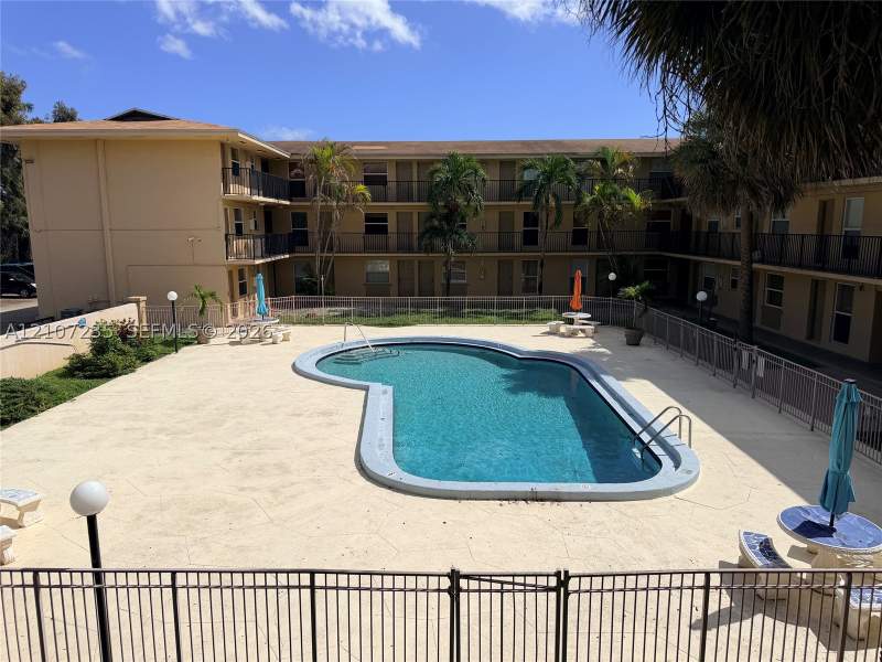 2 bedroom Condominium at 241 S Royal Poinciana Blvd 205, Royal Poinciana Condo, Miami Springs — photo 5