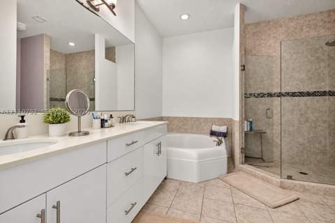 808 NE 191st St, Miami FL - photo 14 of 22