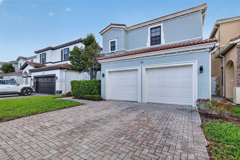 4 bedroom SingleFamilyResidence at 808 NE 191st St, Champion Lakes, Miami — photo 3