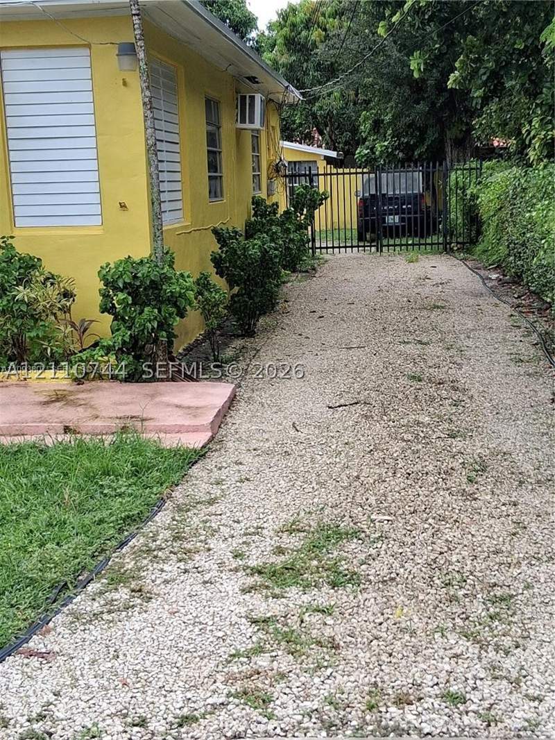 3 bedroom SingleFamilyResidence at 118 NE 118th St, La Paloma, Miami — photo 3