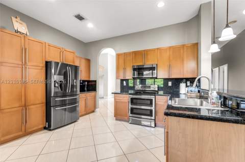 20403 SW 325th St, Homestead FL - photo 7 of 35