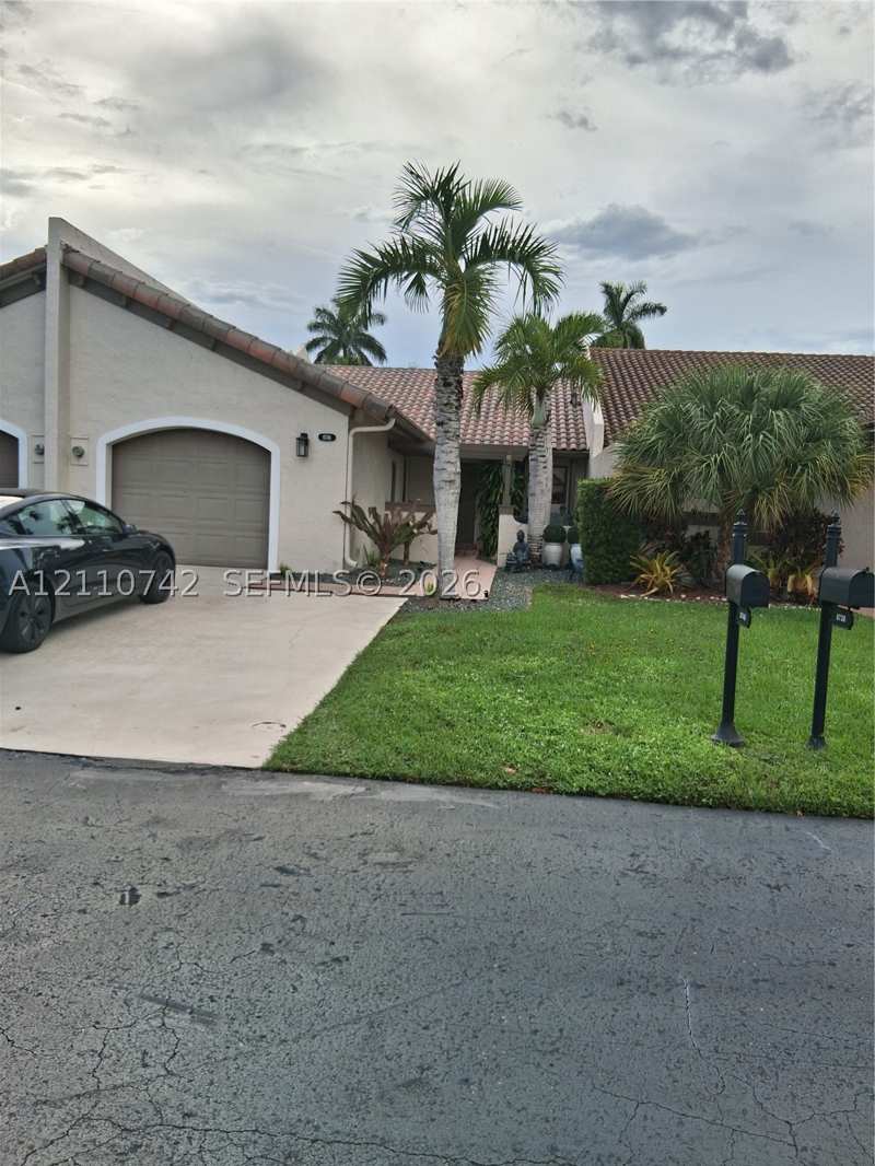 2 bedroom Townhouse at 8746 SW 114th Pl, Kings Court West, Miami — photo 1