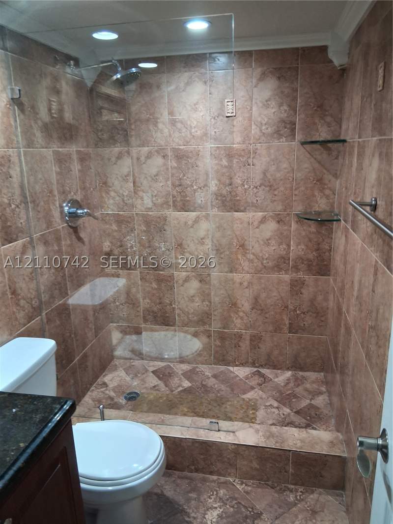 2 bedroom Townhouse at 8746 SW 114th Pl, Kings Court West, Miami — photo 2