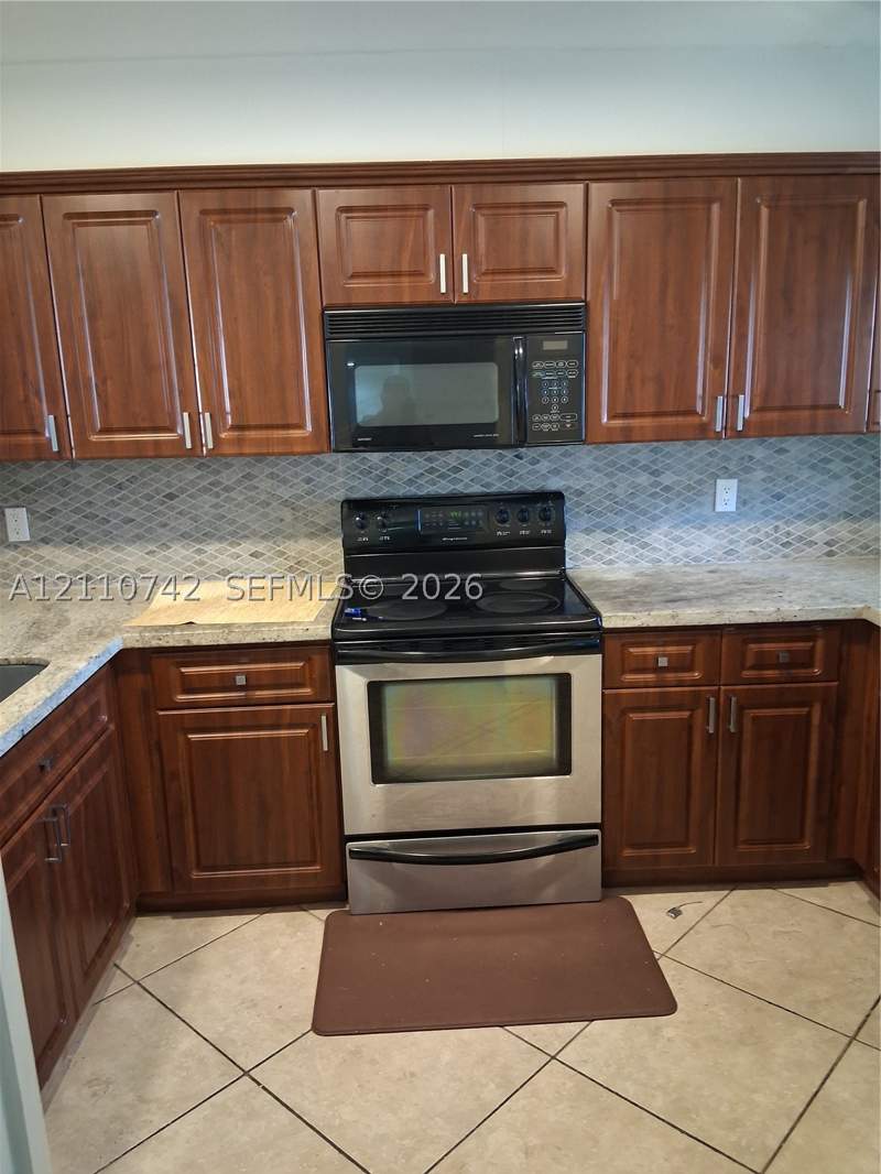 2 bedroom Townhouse at 8746 SW 114th Pl, Kings Court West, Miami — photo 3
