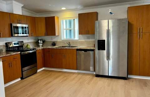 6241 NW 1st Pl, Miami FL - photo 6 of 30