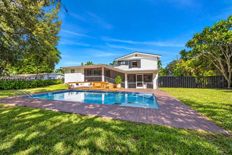 4 bedroom SingleFamilyResidence at 15922 SW 83rd Ct, Southwood, Palmetto Bay — photo 2
