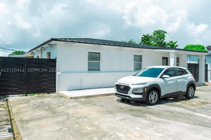 3 bedroom SingleFamilyResidence at 90 E 41st St, Mosers Addn To Hialeah, Hialeah — photo 3