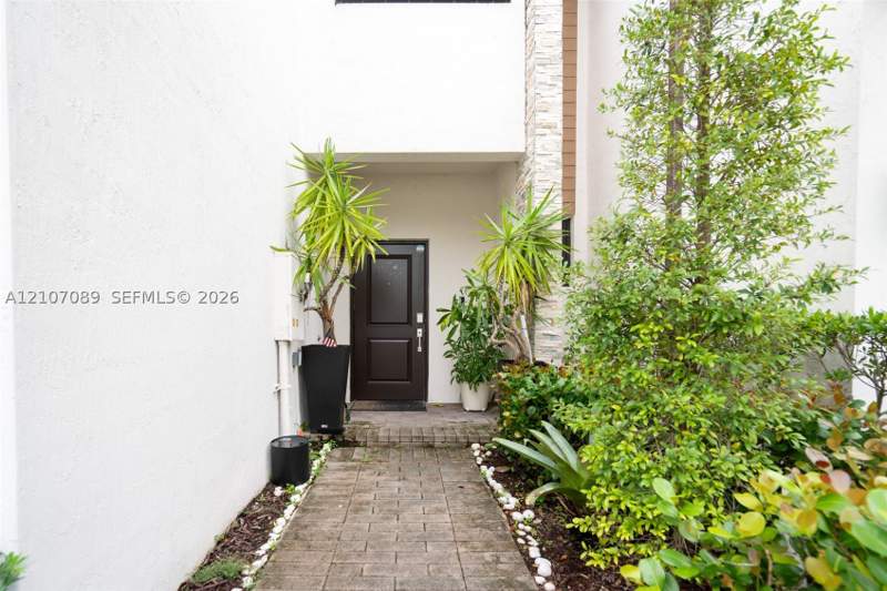 3 bedroom Townhouse at 530 NE 207th St, Via Ventura Neighborhood, Miami — photo 2