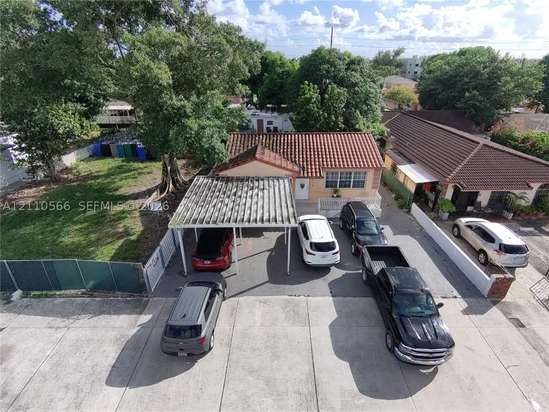 3 bedroom SingleFamilyResidence at 50 E 14th St, Town Of Hialeah 1 Addn Am, Hialeah — photo 3