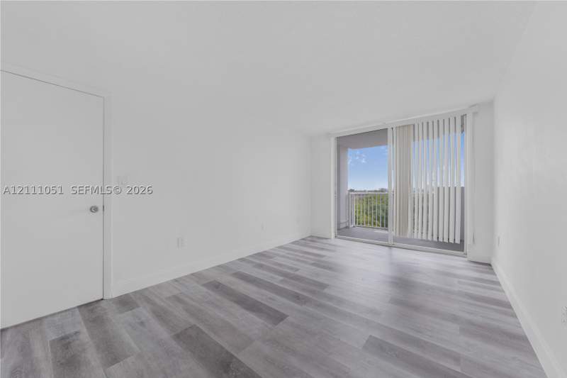 1 bedroom Condominium at 1300 NE Miami Gardens Dr 512E, Wilshire Condo, Miami — photo 5