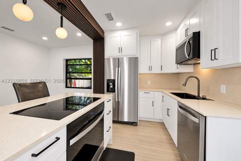 854 NW 76th St, Miami FL - photo 6 of 28