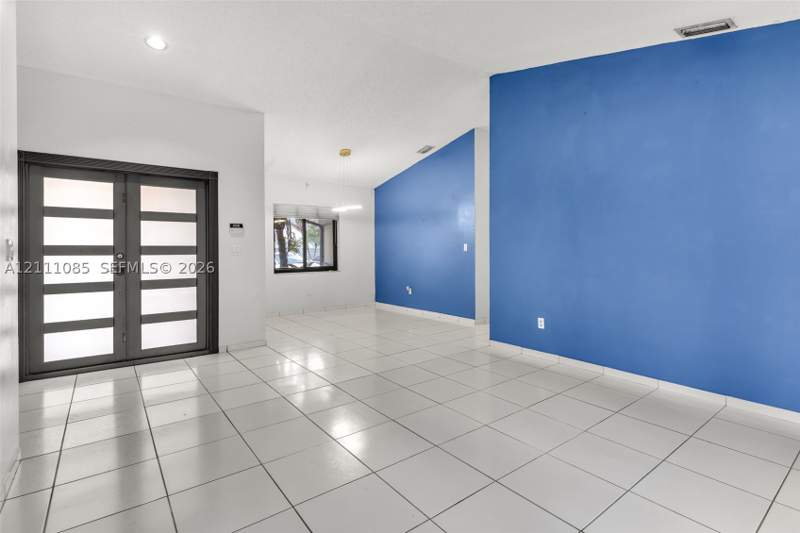 5 bedroom SingleFamilyResidence at 14420 SW 166th Ter, Limewood Grove, Miami — photo 5