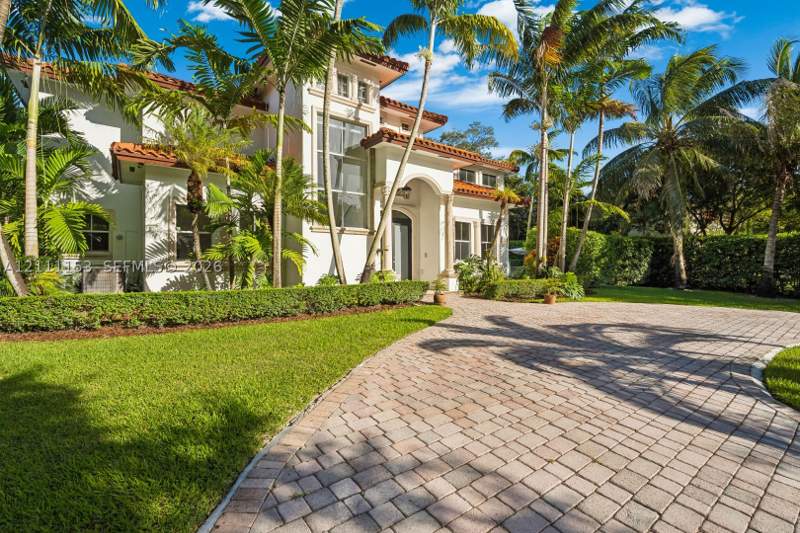 5 bedroom SingleFamilyResidence at 16625 Old Cutler Rd, Roberts Sub, Palmetto Bay — photo 3