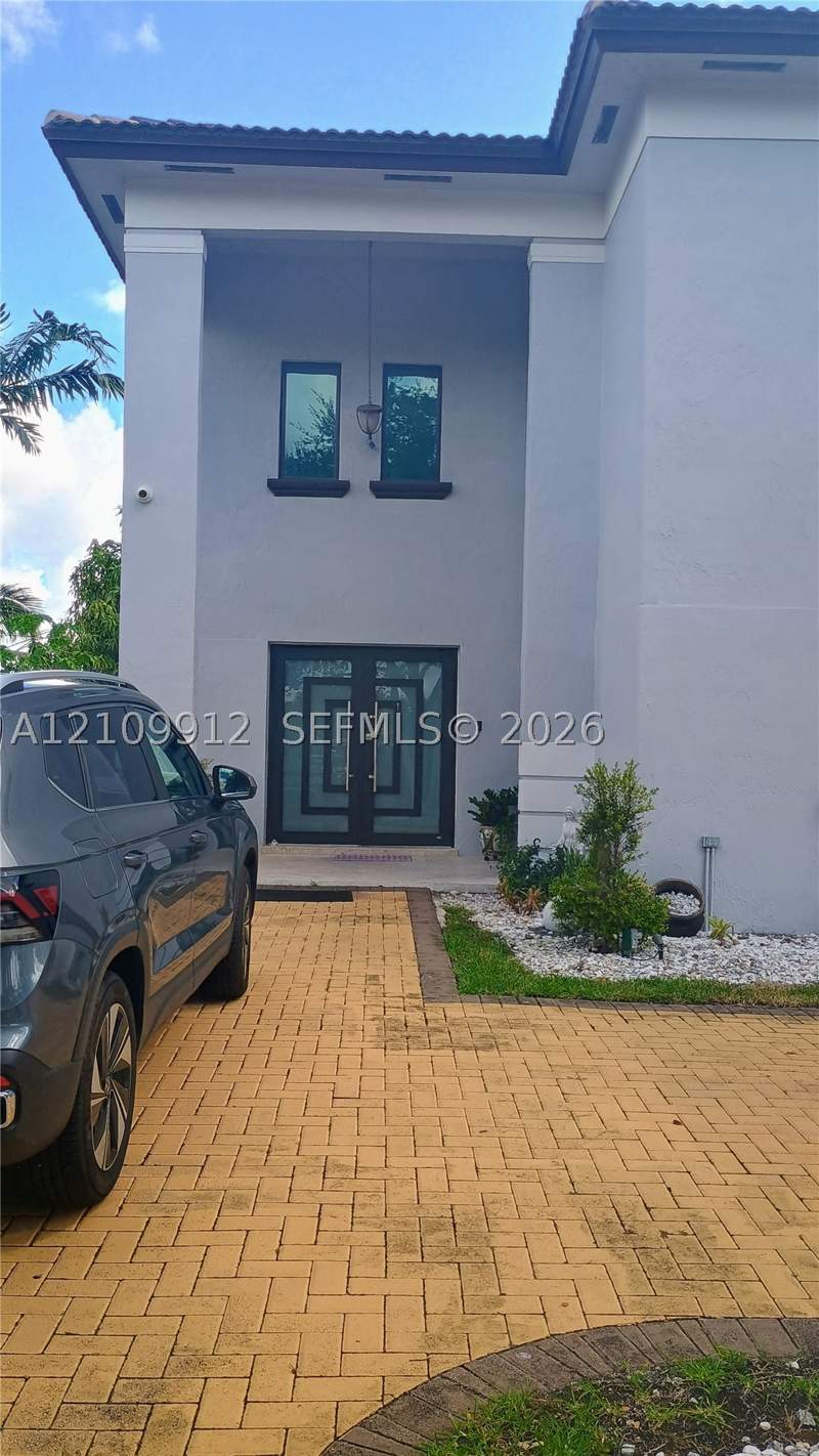 5 bedroom SingleFamilyResidence at 3253 SW 150 Ct, Kayla S Place, Miami — photo 3
