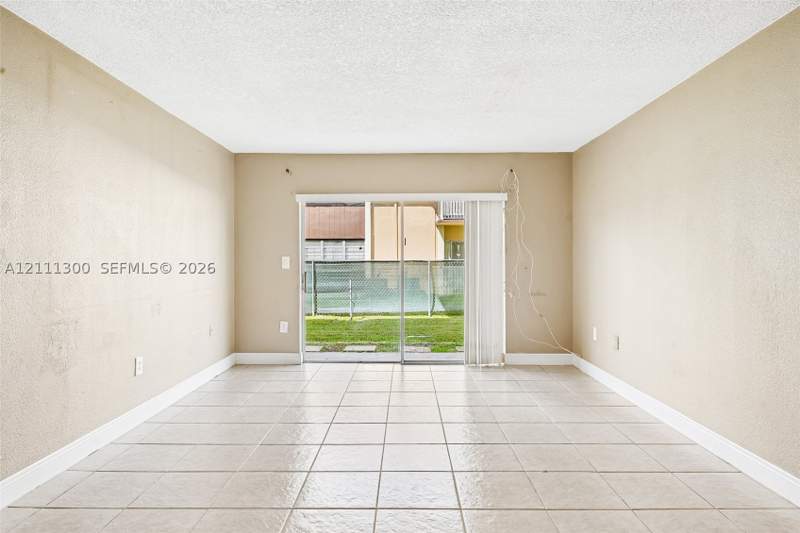1 bedroom Condominium at 5400 SW 77th Ct 1J, Miller Lake Condo, Miami — photo 4