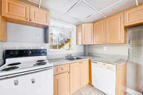 5400 SW 77th Ct 1J, Miami FL - photo 8 of 22