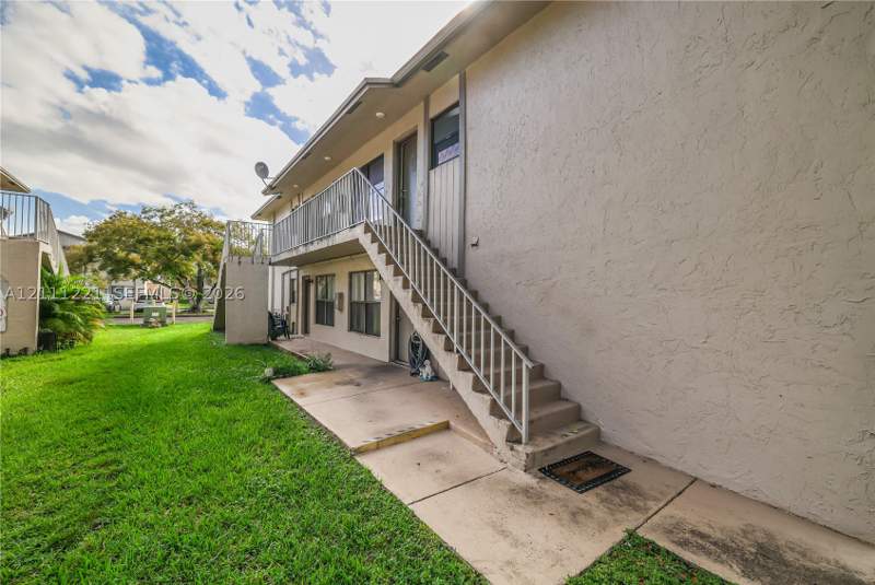 2 bedroom Condominium at 15316 SW 72nd St 19-21, Rozland Condo, Miami — photo 2