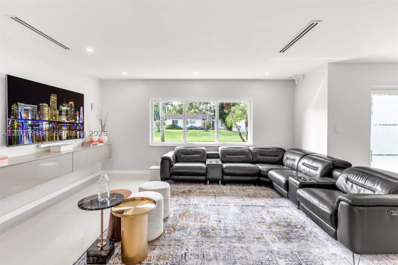 3 bedroom SingleFamilyResidence at 10841 SW 126th St, Pine Shore Sec 1, Miami — photo 4