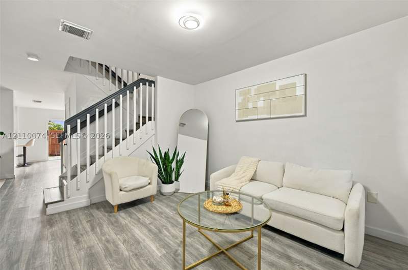 4 bedroom Townhouse at 17370 NW 69th Ct 304, Bonita Golf View Townvill, Hialeah — photo 5