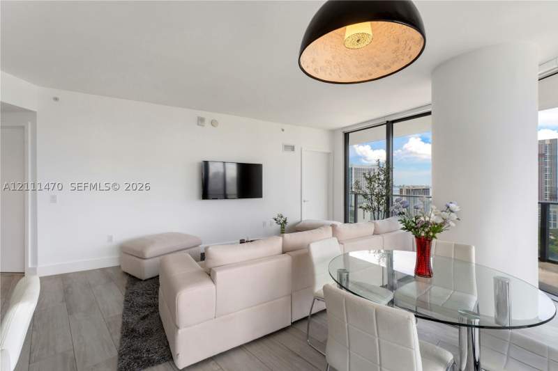 2 bedroom Condominium at 121 NE 34th St 2204, 3401 Midtown Condo, Miami — photo 4