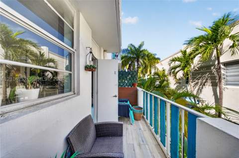 335 Collins 203, Miami Beach FL - photo 11 of 18