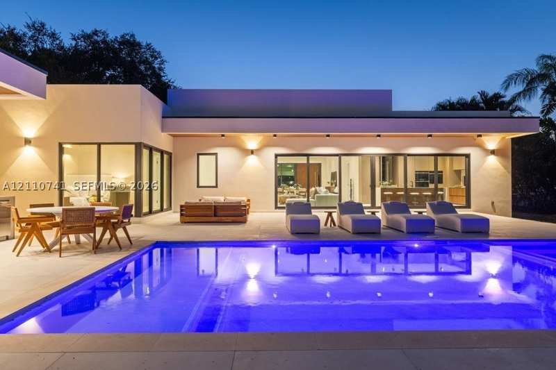 5 bedroom SingleFamilyResidence at 9445 SW 73rd Ave, Highway Sub Amd, Pinecrest — photo 1