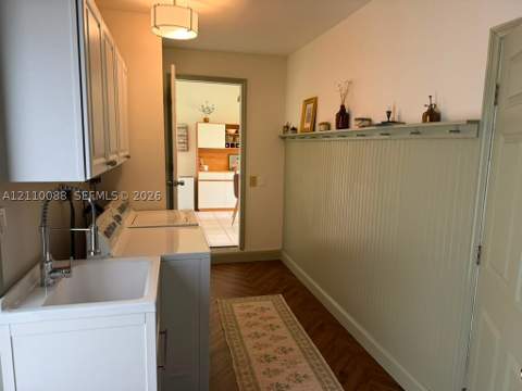 9334 SW 171st Ter, Palmetto Bay FL - photo 10 of 23