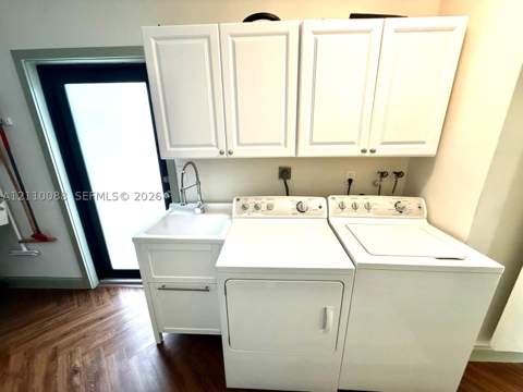9334 SW 171st Ter, Palmetto Bay FL - photo 9 of 23