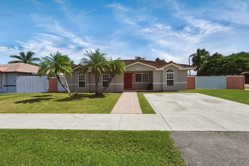 4 bedroom SingleFamilyResidence at 17837 SW 114th Avenue, Torrent Sub, Miami — photo 1
