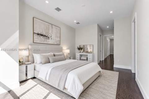 8061 NW 42nd St, Doral FL - photo 14 of 41