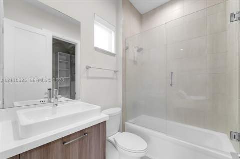 8061 NW 42nd St, Doral FL - photo 23 of 41