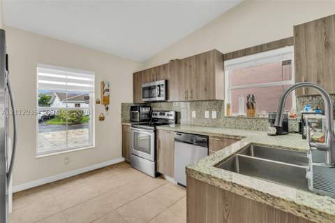 12155 SW 251st St, Homestead FL - photo 18 of 45