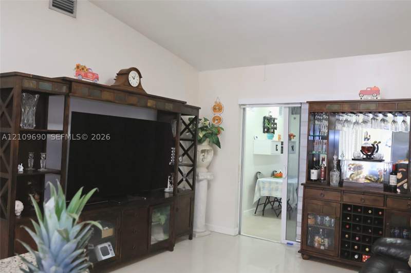 3 bedroom SingleFamilyResidence at 5651 W 20th Ct, Michelle Jardins, Hialeah — photo 5