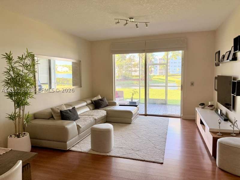3 bedroom SingleFamilyResidence at 10730 NW 66th St, Captiva Condo A, Doral — photo 1