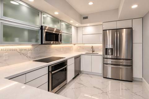 5600 Collins Ave 14W, Miami Beach FL - photo 8 of 26
